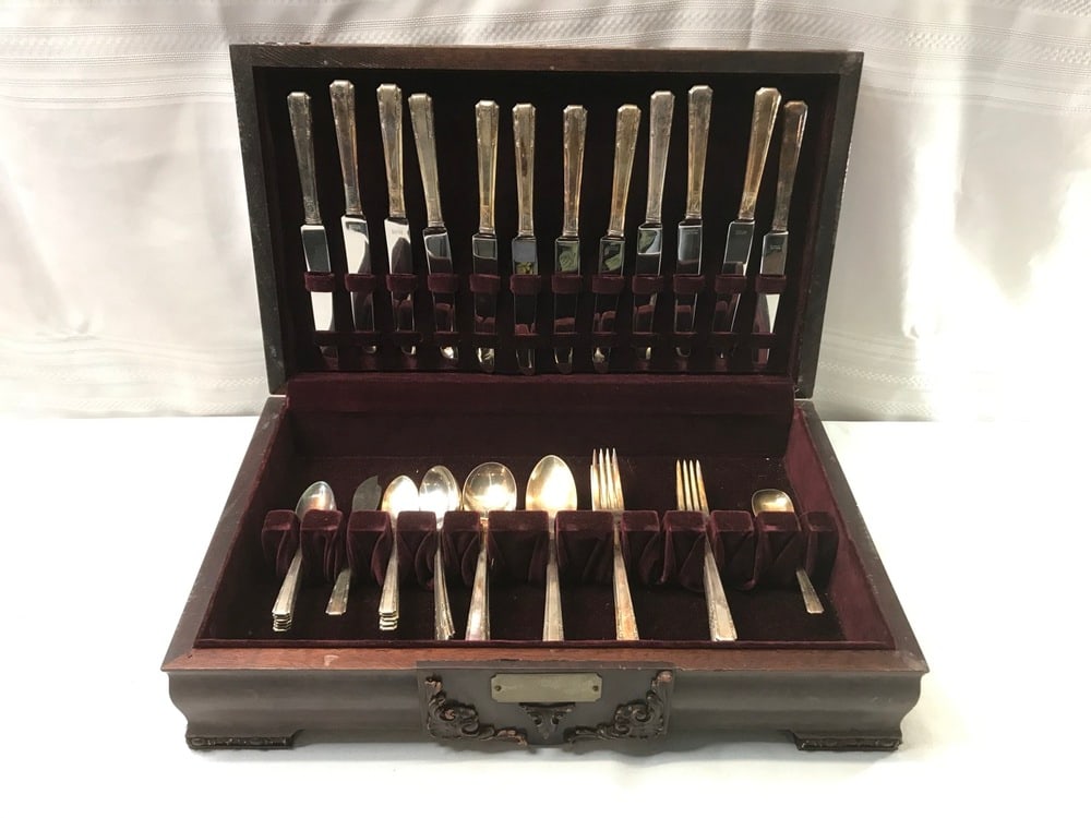 Vintage Wallace Plate Silver Shod Flatware in Lined Ornate Box: Vintage Wallace Plate Silver Shod Flatware in Lined Ornate Box-11- soup/12- tea/2-serving/12-forks/1-sugar/1-butter/12-knives