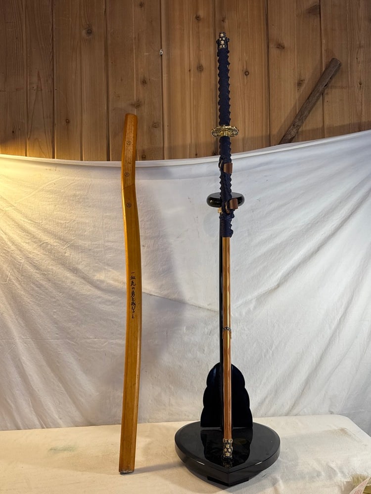 2 Samurai Swords and Stand: 2 Samurai Swords and Stand - Franklin Mint Samurai Sword on stand “ The Sword of the Samurai” and Wood handle / Sheath Samurai Sword