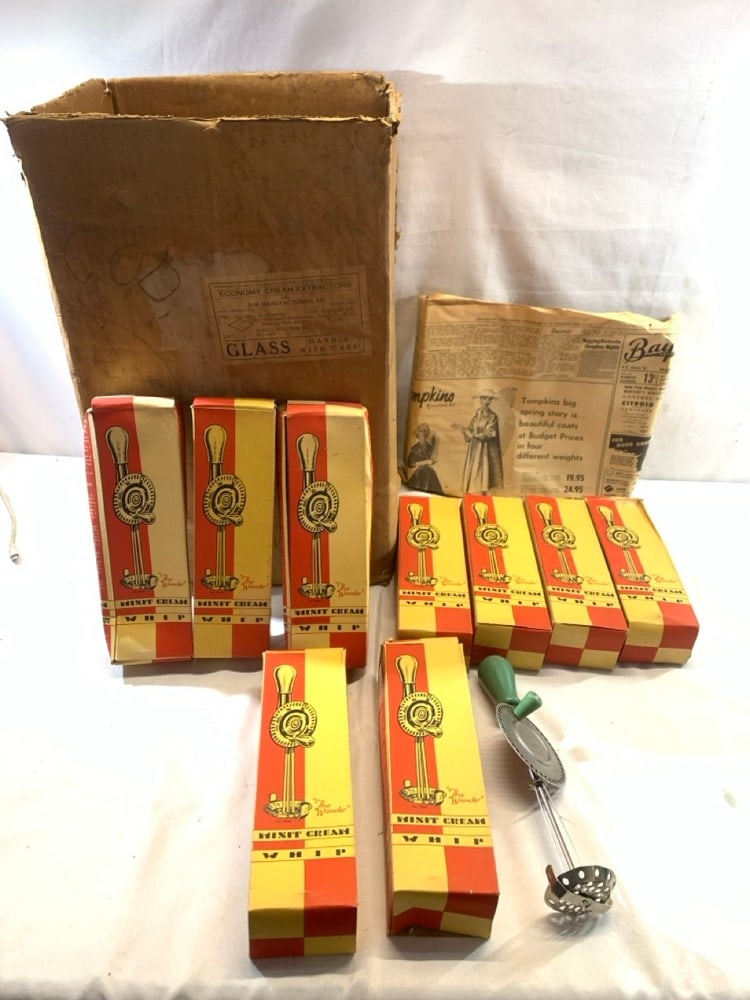 9- Vtg Minit Cream Whips: 9- Vtg Minit Cream Whips in Original Boxes & Original Shipping Box