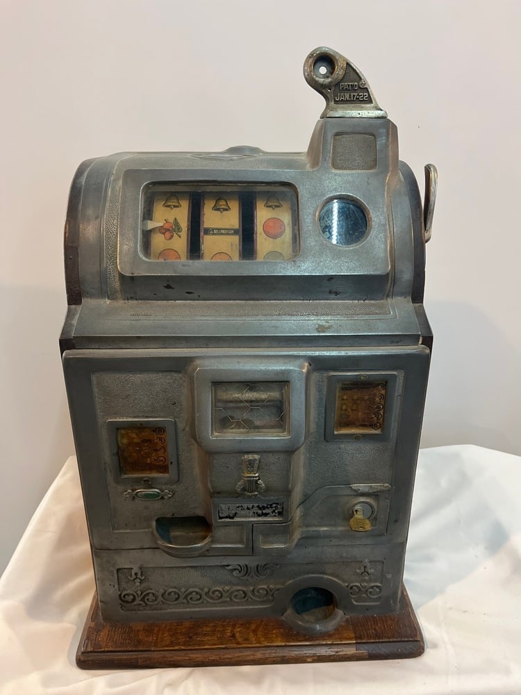 Vintage Jennings Rock-Ola 5 Cent Slot Machine (1 of 12)