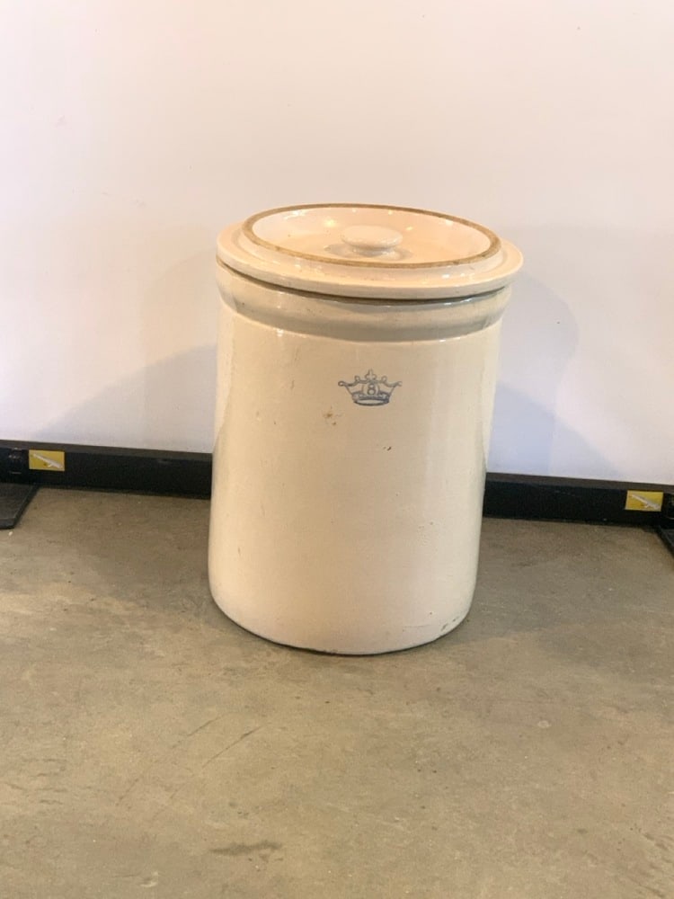 Vintage Robinson Ransbottom Blue Crown Stoneware Crock with Lid: Vintage Robinson Ransbottom Blue Crown Stoneware Crock with Lid ~ 8 Gallon