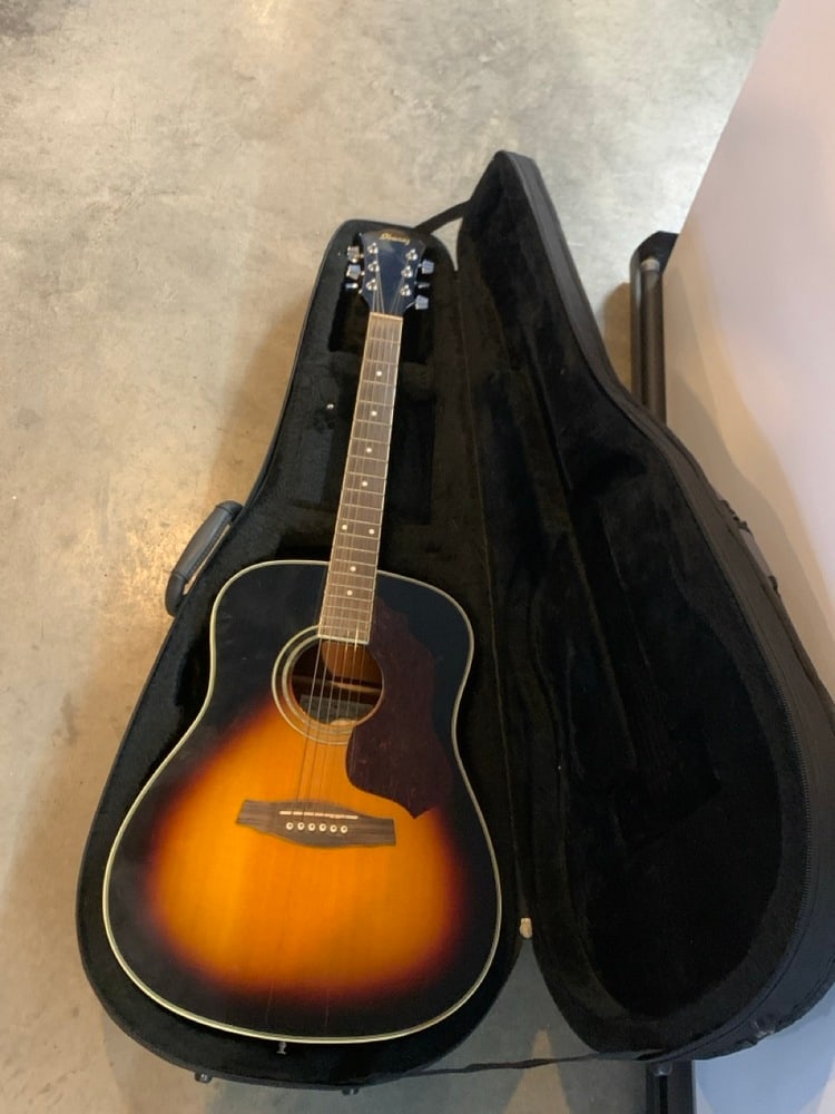 Ibanez Acoustic Guitar: Ibanez Acoustic Guitar with Carry Case - Model # SGT520-VA-2Y-01serial # GS08UD2471