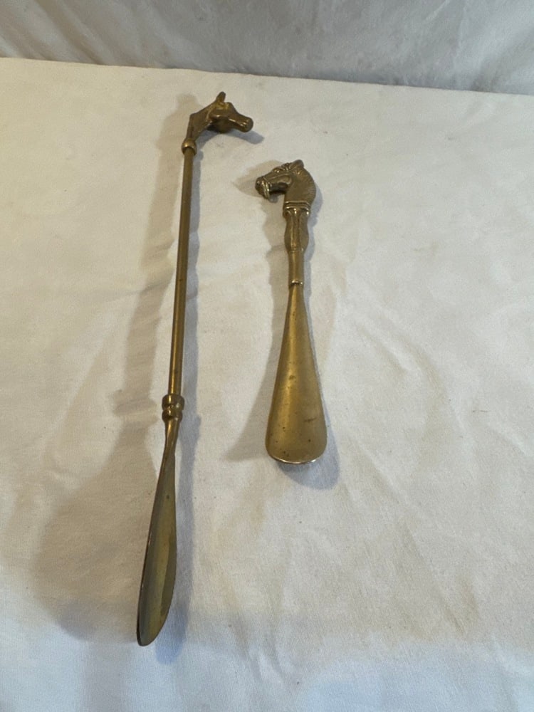 2- Vtg Horse Head Brass Shoe Horns: 2- Vtg Horse Head Brass Shoe Horns- 17.5” L & 10.5” L