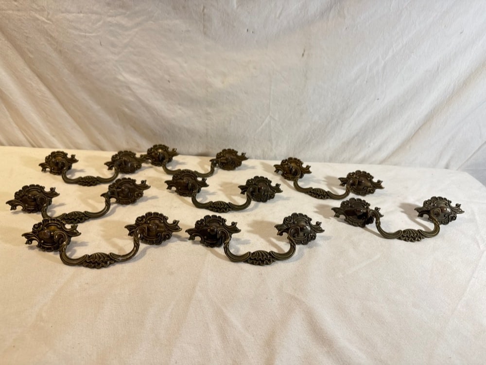 8 Antique Brass Drawer Pulls: 8 Antique Brass Drawer Pulls With Shell Design- 8 “ L