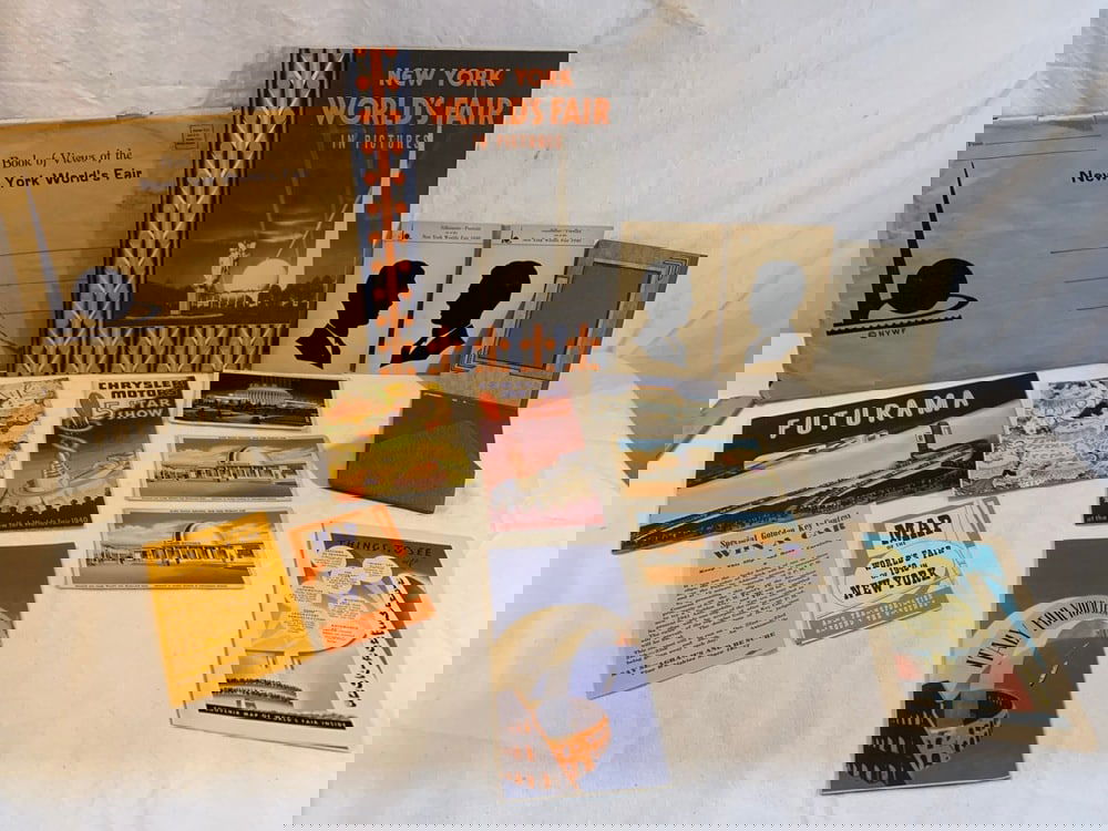 NY World’s Fair memorabilia: 1940 NY World’s Fair memorabilia including Silhouette portraits, Souvenir Book, Maps, Postcards