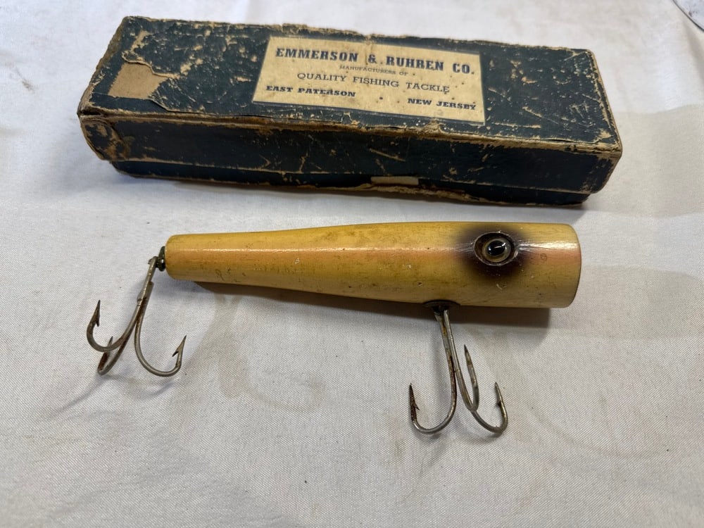 Vtg Emerson & Ruben Co. Wooden Fishing Lure: Vtg Large(7” L)Emerson & Ruben Co. Wooden Fishing Lure in Original Box