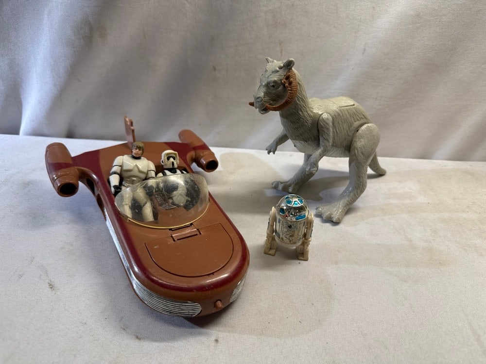 Star Wars Vehicle, & Action Figures: Star Wars Vehicle Landspeeder & Action Figures including Luke Skywalker, Biker Scout, Tautaun, & R2D2