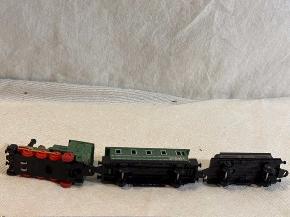 Vtg Trains Lot - 7