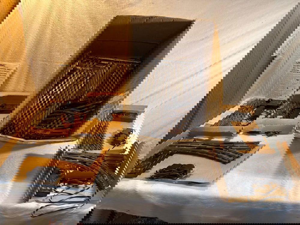 5 New Lionel Switches & Track: 5 New Lionel Switches, No. 5156, 5165, 5132 & 2- 5133 & Track