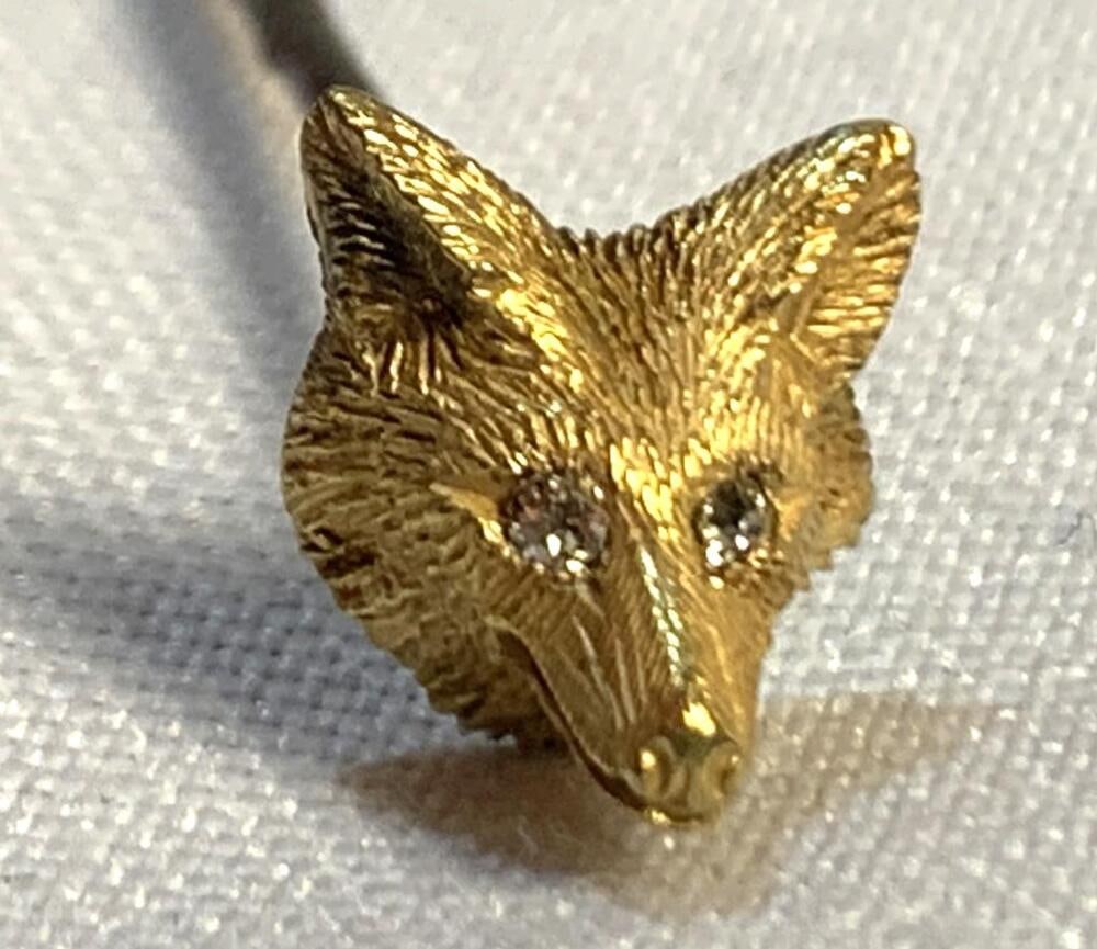 Antique 18kt Gold Fox Hat Pin W/ Diamond Eyes: Antique 18kt Gold Fox Hat Pin W/ Diamond Eyes- 3.6 Total Grams