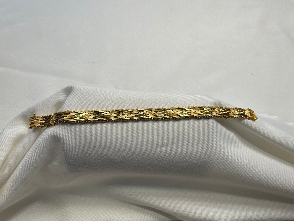 18k Chevron Bracelet: 18k Chevron 7 1/2” Bracelet - 18.5 Grams