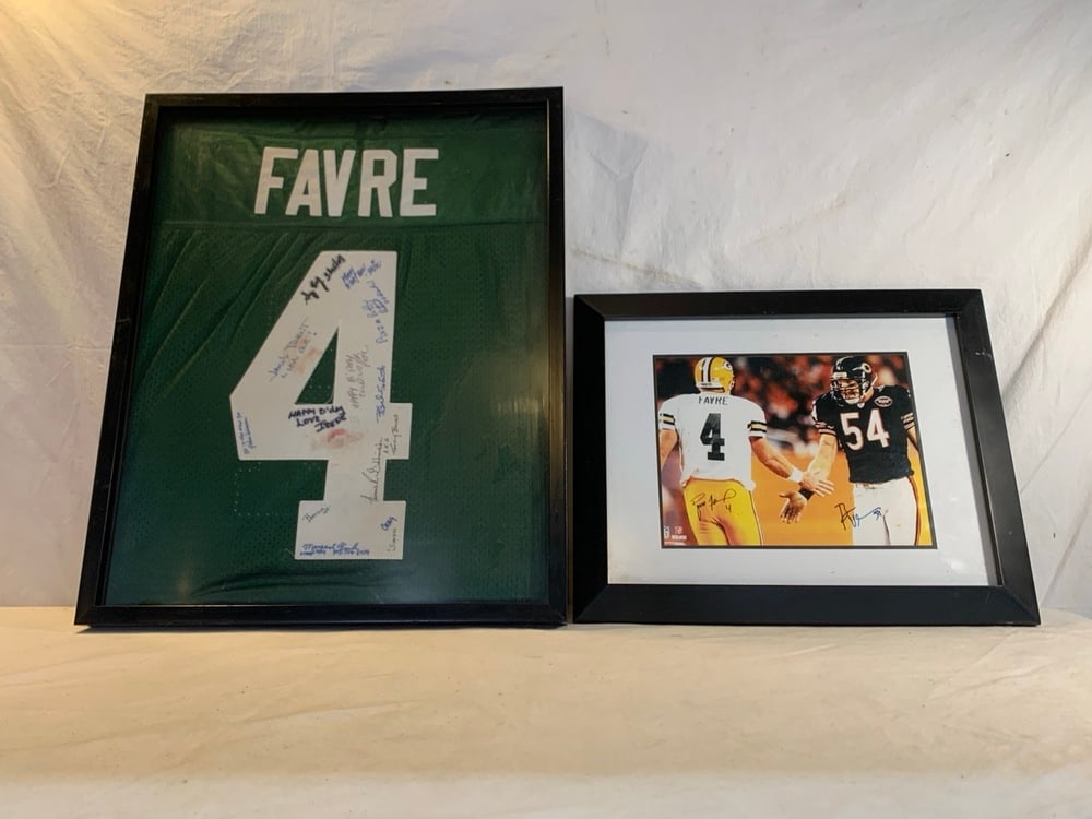 Brett Farve Packers Signed Jersey and Photo: Brett Farve Packers Signed Framed Jersey and Photo