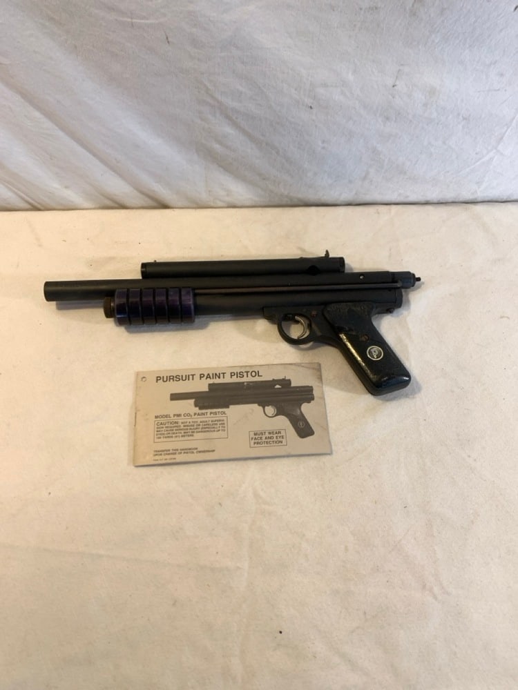 Vtg. Pursuit Paint Pistol: Vtg. Pursuit Paint Pistol - PMI CO2