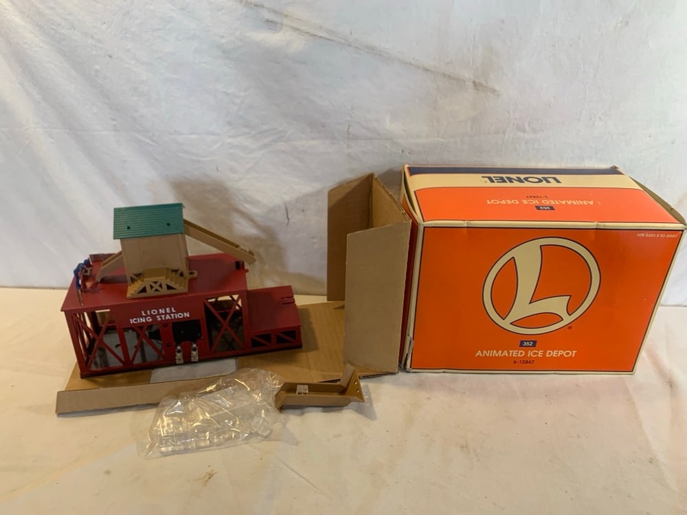 Lionel Animated Ice Depot: Lionel Animated Ice Depot 6-12847