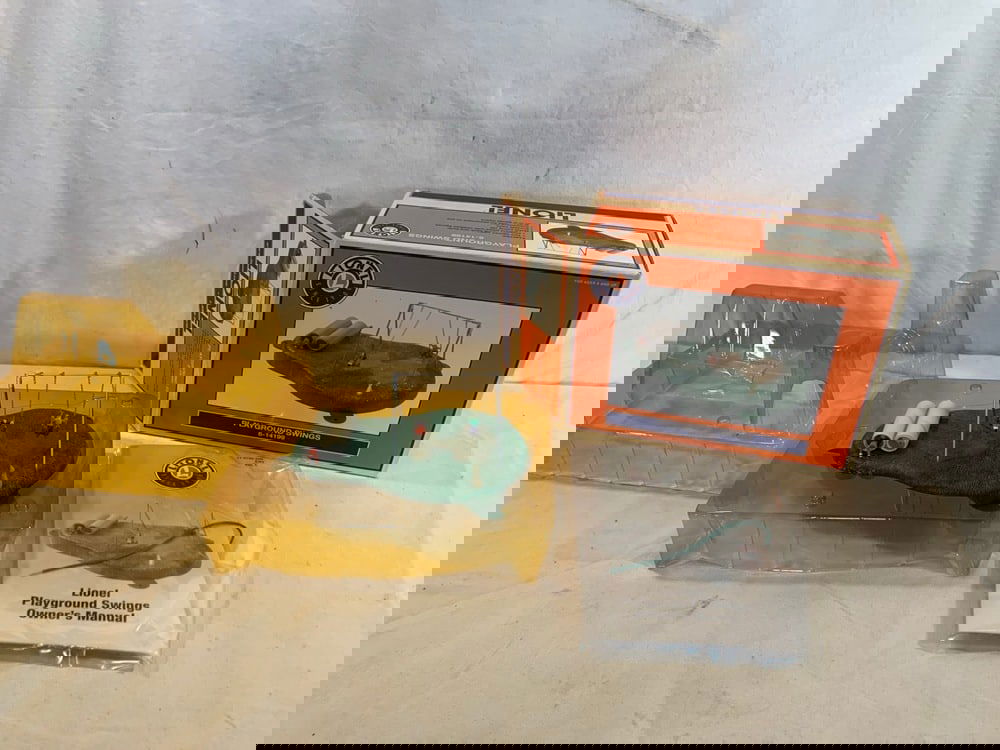 Lionel Playground Swings: Lionel Playground Swings 6-14199