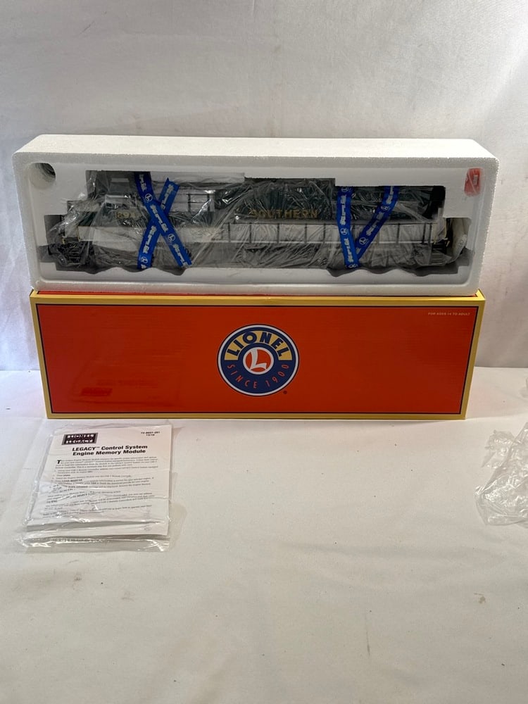 Lionel Southern ES44AC Diesel Locomotive #1894: Lionel Southern ES44AC Diesel Locomotive #1894 - Brand New in Box