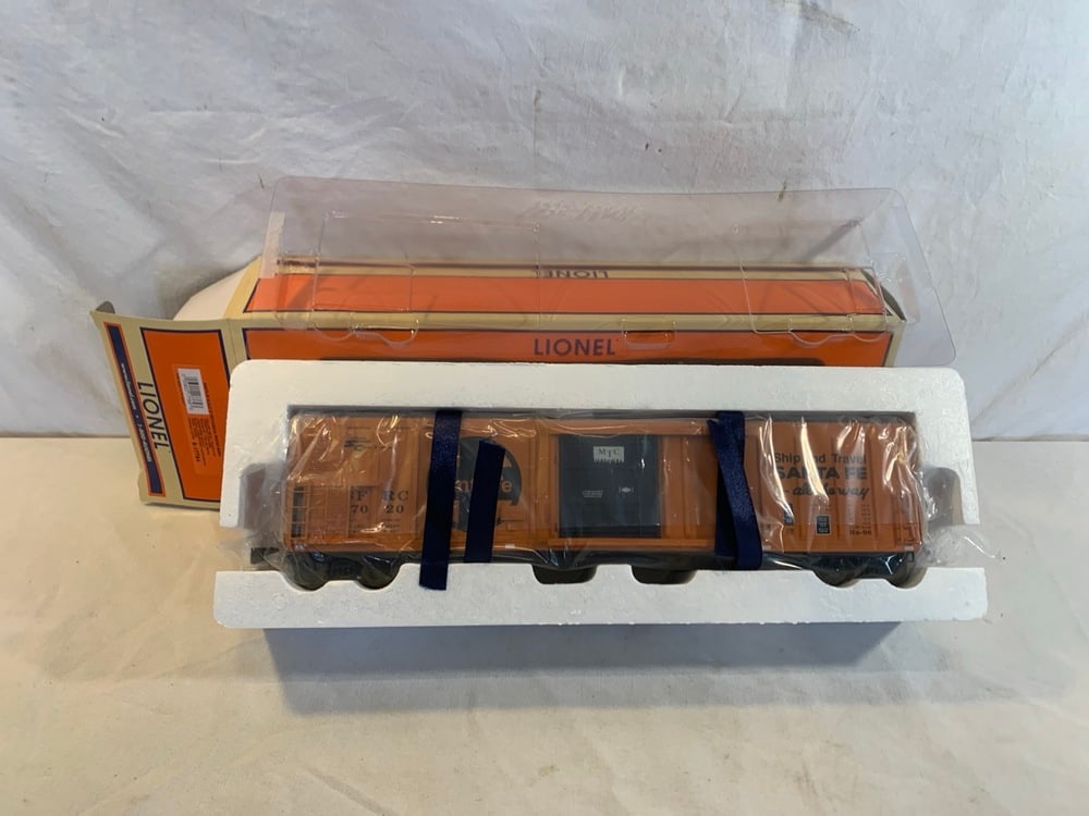 Lionel Train Car: Lionel Santa Fe Mechanical Reefer Train Car 6-17764