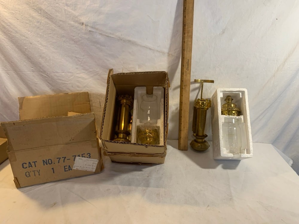 Vtg RR Car Brass Wall Lanterns (1 of 7)