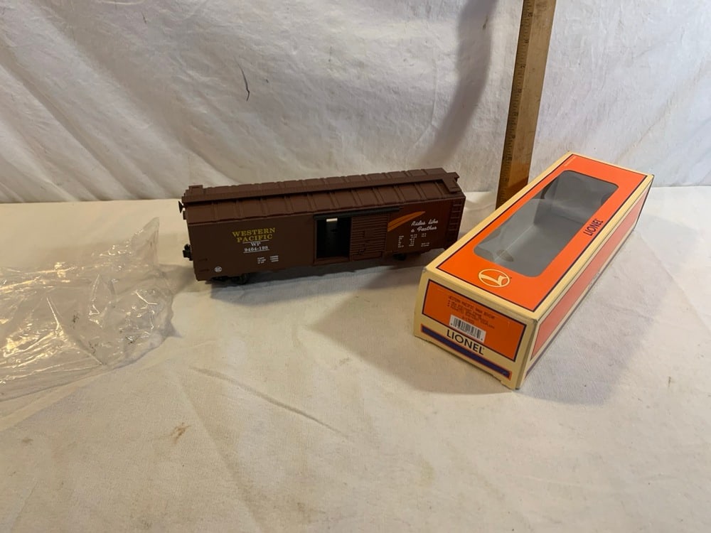 Lionel Boxcar: Lionel Western Pacific 9464 Boxcar 6-17233