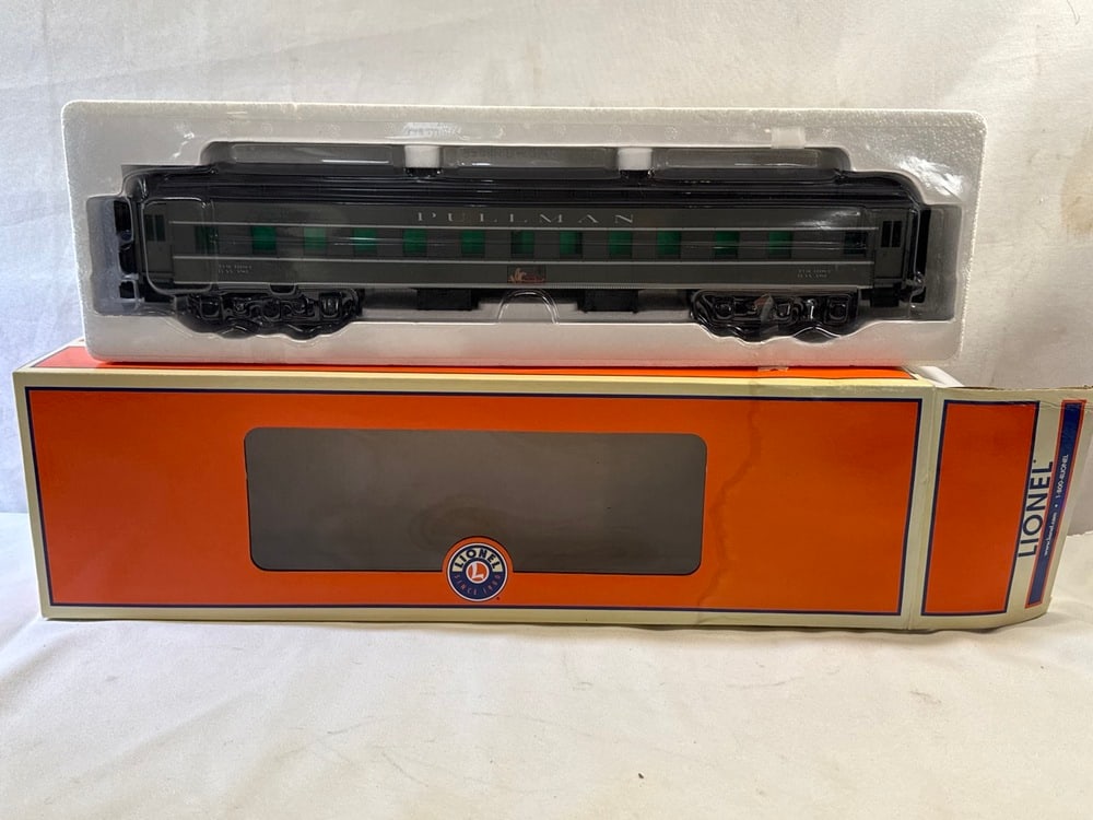 Lionel Pullman Sleeper Car: Lionel Pullman Sleeper Car - 6-25649