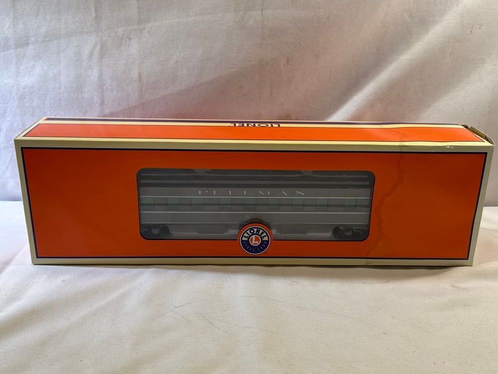 Lionel Pullman Sleeper Car - 3