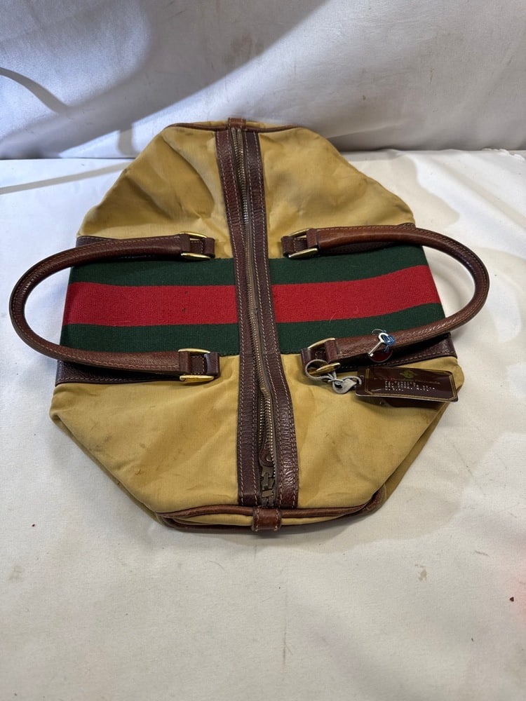 Vtg. Gucci Boston Bag: Vtg. Gucci Boston Bag with Keys