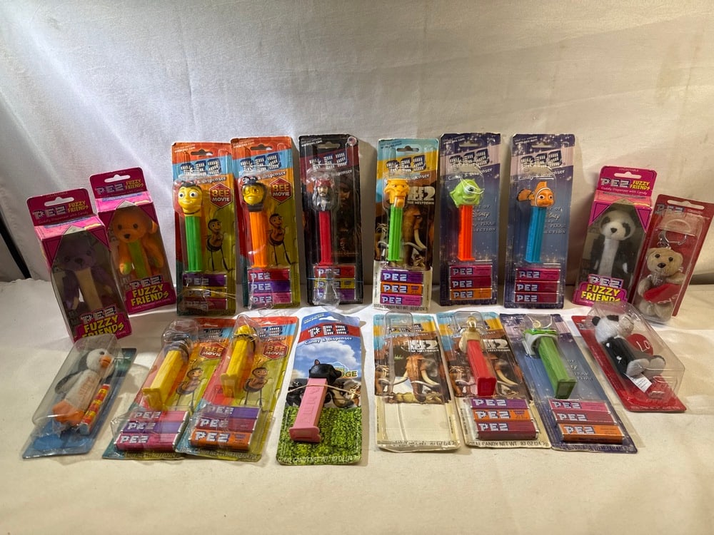 Pez With Cards/Disney/Bee Movie/Fuzzy Friends: Pez With Cards/Disney/Bee Movie/Fuzzy Friends- 17 Total New