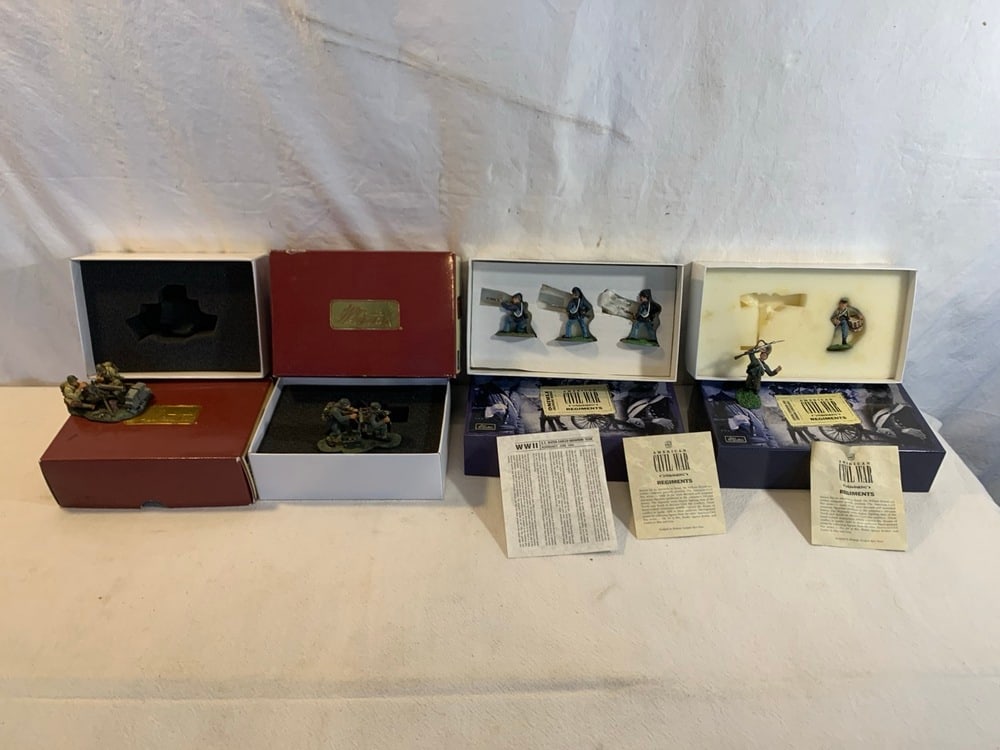 4) W Britain Diecast Figures: 4) W Britain Diecast Figures including Confederate Drummer & Wounded Private, Union Infantry Firing, German Machine Gun Team, & US Water-Cooled Browning Team