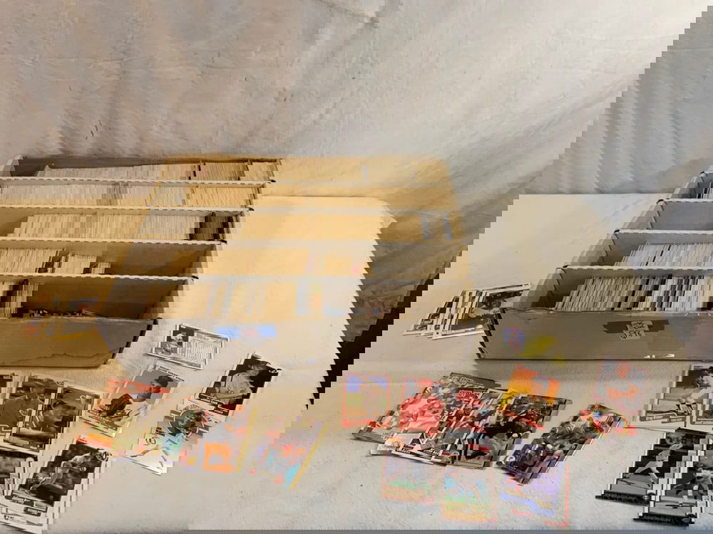 Large Lot Trading Cards: Large Lot Trading Cards- Baseball & Football