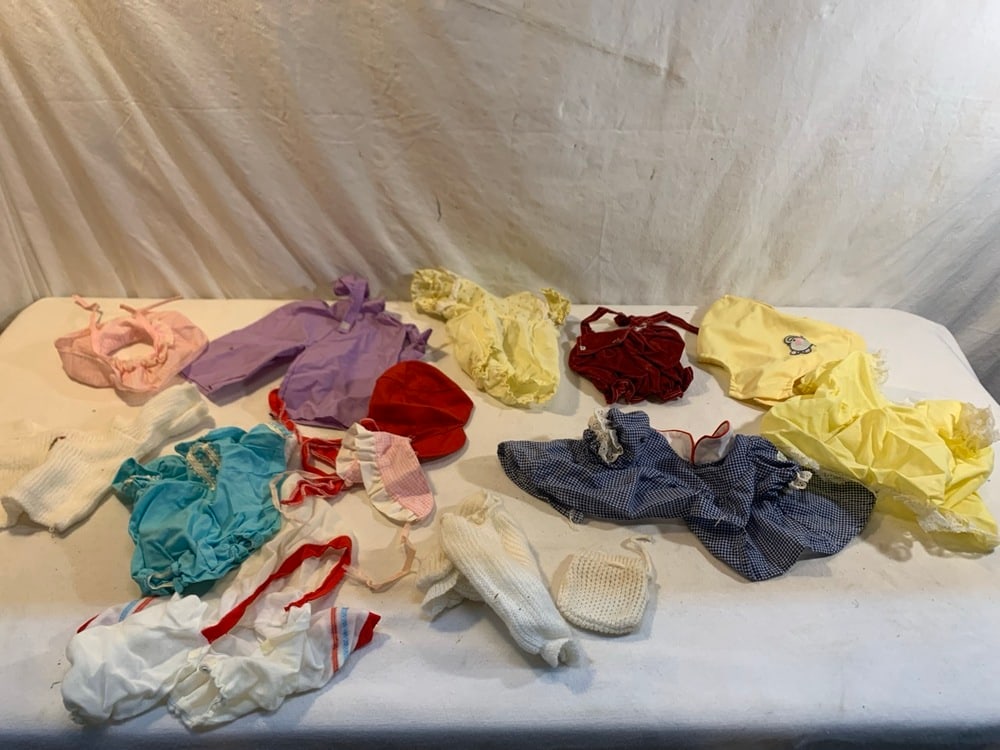 6)Cabbage Patch Dolls - 18