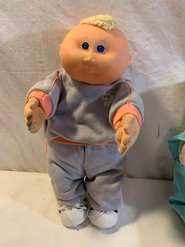 6)Cabbage Patch Dolls - 8