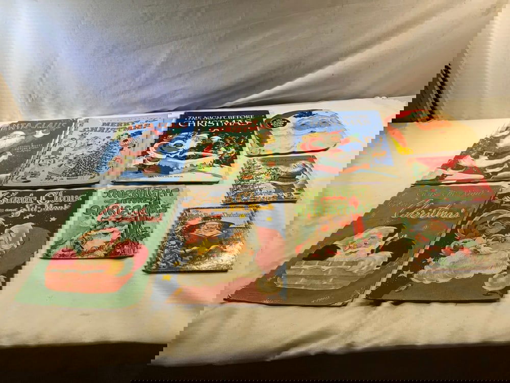 Collection Of Vtg Christmas Children’s Books: Collection Of Vtg Christmas Children’s Books