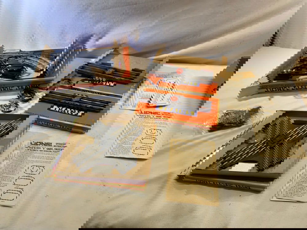 Lionel Switch’s & Controls: Lionel Switch’s & Controls- 6-5540 Crossover, 6-5132 Switch, 2) 6-5530 Operating Track Section, 6-5530 & No. 80 Control