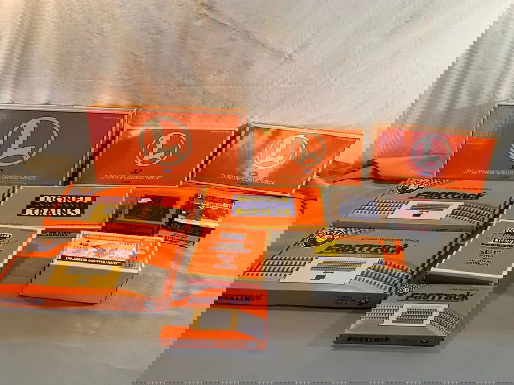 Lionel Track, Switch’s, & Accessories: Lionel Fast & Control Track, Control Switch & SC-1 Switch, Piwerhouse Lockon, Bumpers, &?Dwarf Signal
