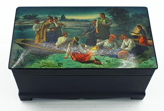 Russian antique laquer large box /May Night/, or the /Drowned Maiden/: The subject from N.Gogol tale May Night/, or the /Drowned Maiden/ Material: Lacquer Period: 19th century 22/12.5/11 cm