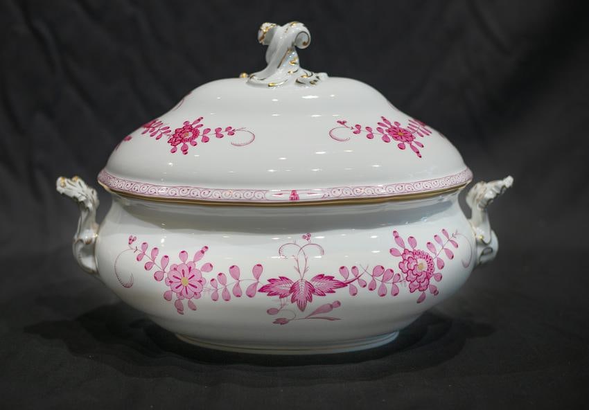 Very Rare Meissen "Indian Purple pink" tureen, Large (1 of 5)