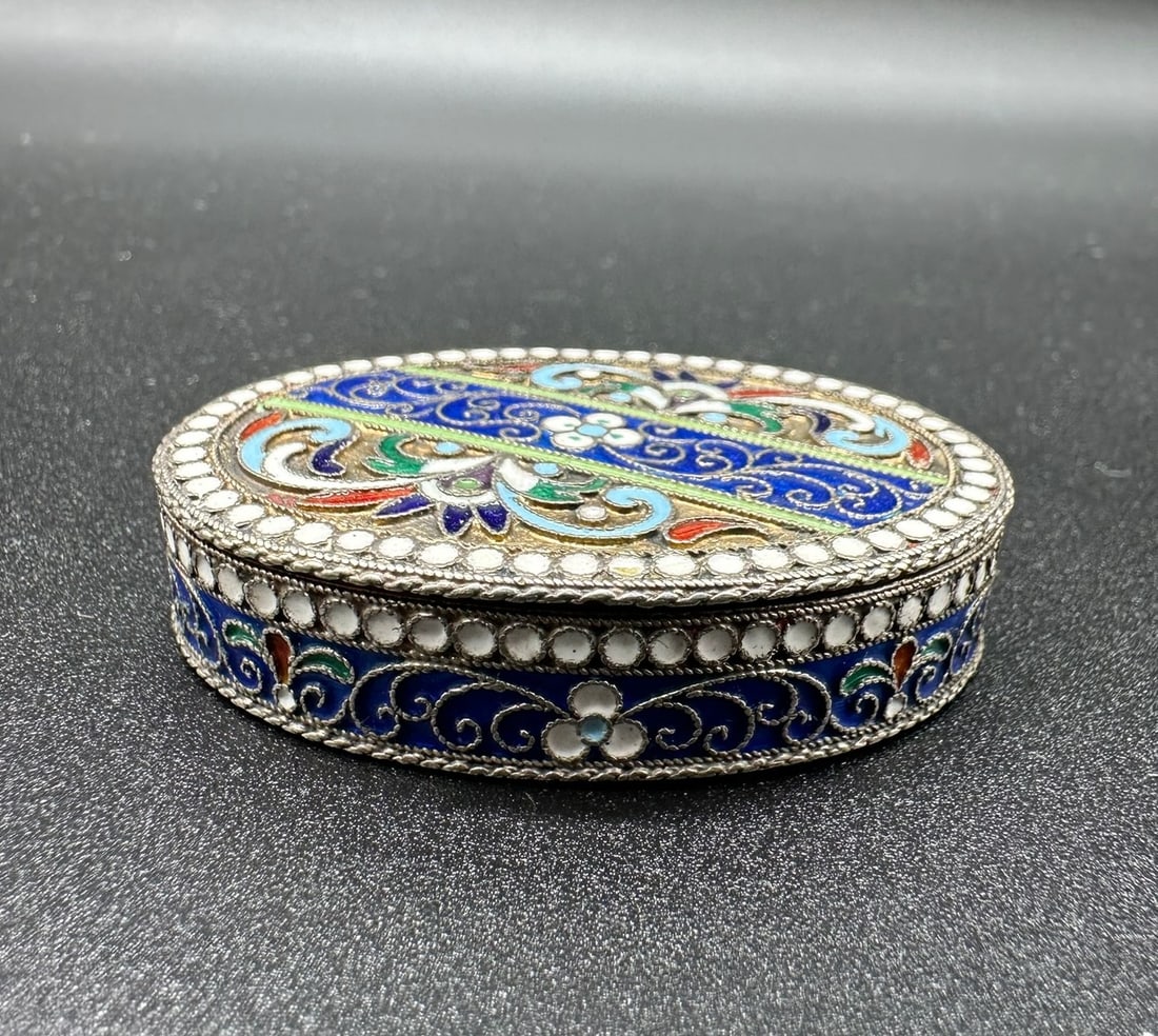 Russian Silver Enamel snuff box, IZO hallmark 916 (1 of 18)