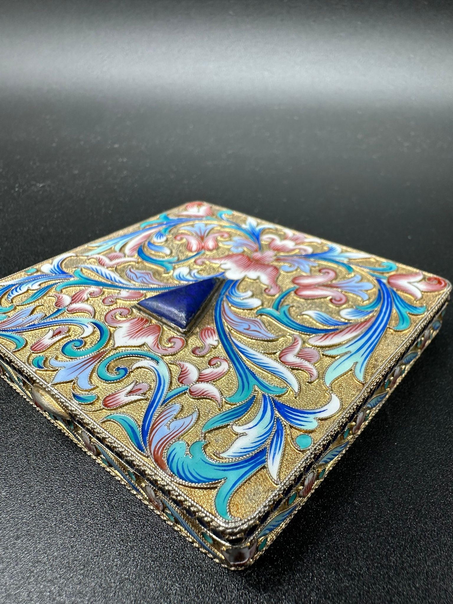 Russian Antique Silver Enamel cigarette case: Russian Antique Silver Enamel cigarette case,Measures : 9cm long; 8cm wide.Condition: Very good.Marks:I ZO,916,some other marks.
