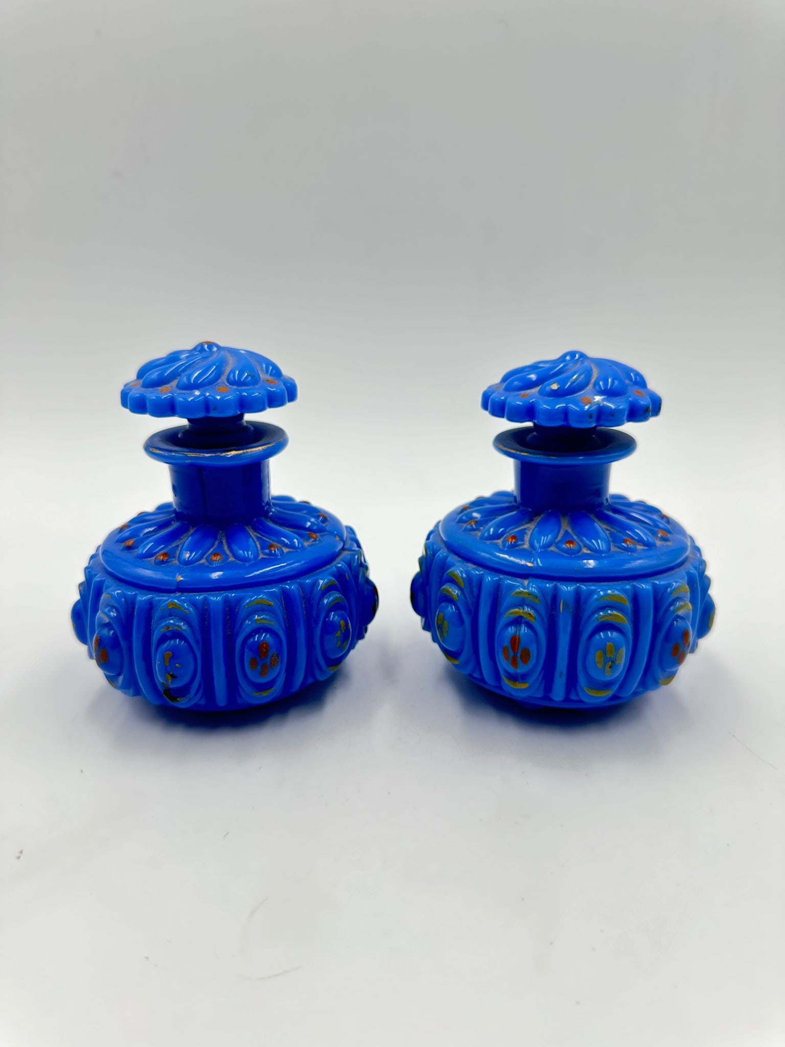 Exclusive pair of French Opaline glass,Charles X period.: Exclusive pair of French Opaline glass,Charles X period.Perfect condition Provenance: Private collection.Literature:Lopaline francaise au XIXe siecle/Yolande Les Opalines,Christine Vincendeau MANNONI
