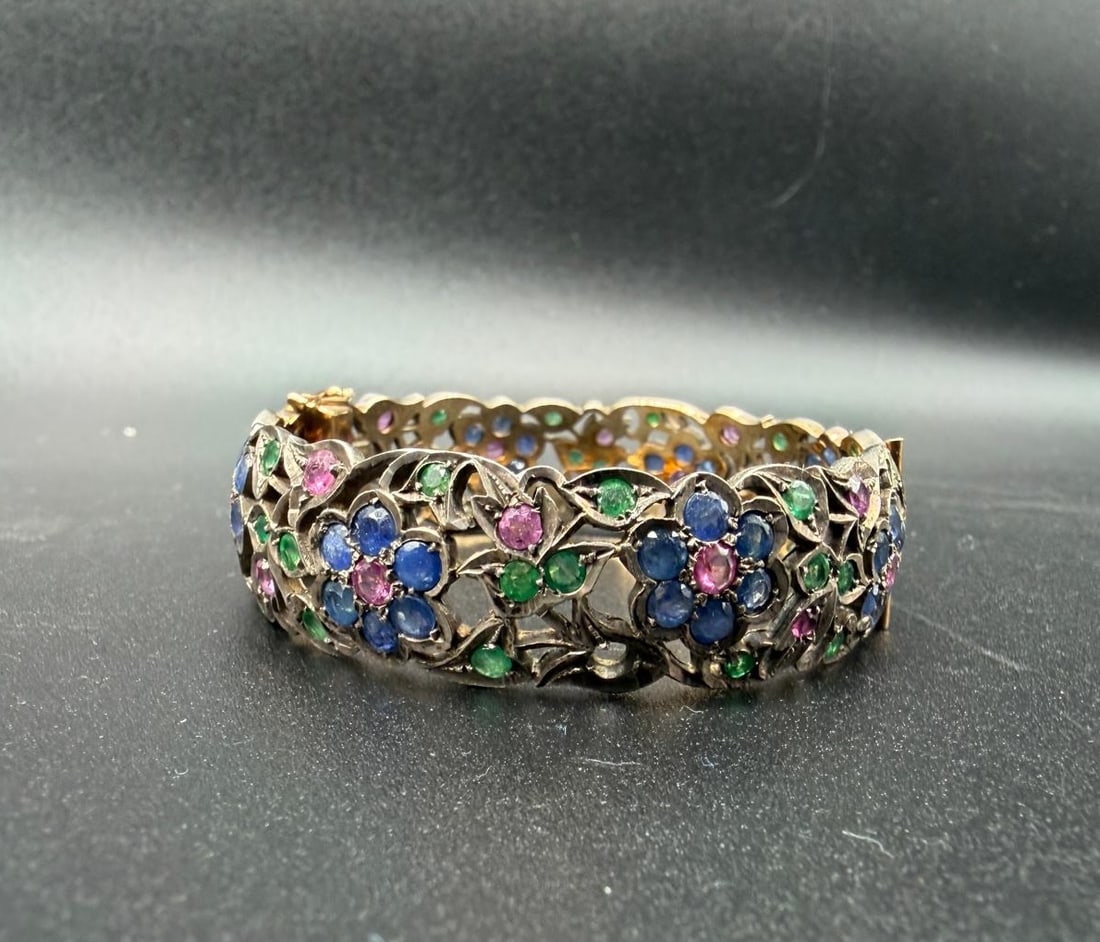 Antique RUBY, SAPPHIRE AND EMERALD HINGED BRACELET - 3