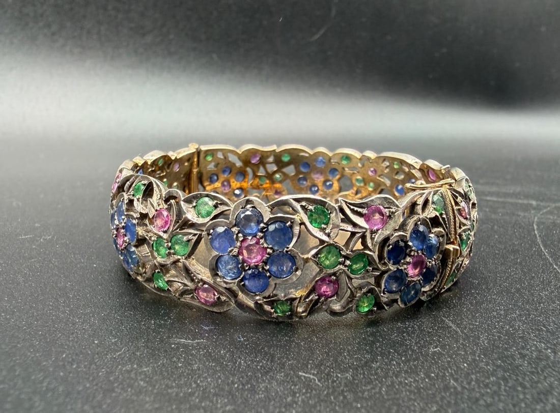 Antique RUBY, SAPPHIRE AND EMERALD HINGED BRACELET - 4