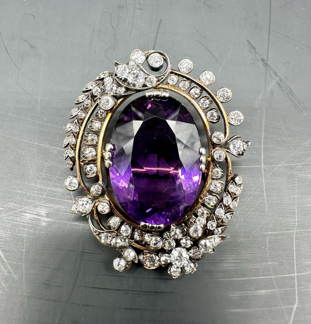 Impressive Victorian Large Gold Brooch with large amethyst and diamonds (1 of 10)