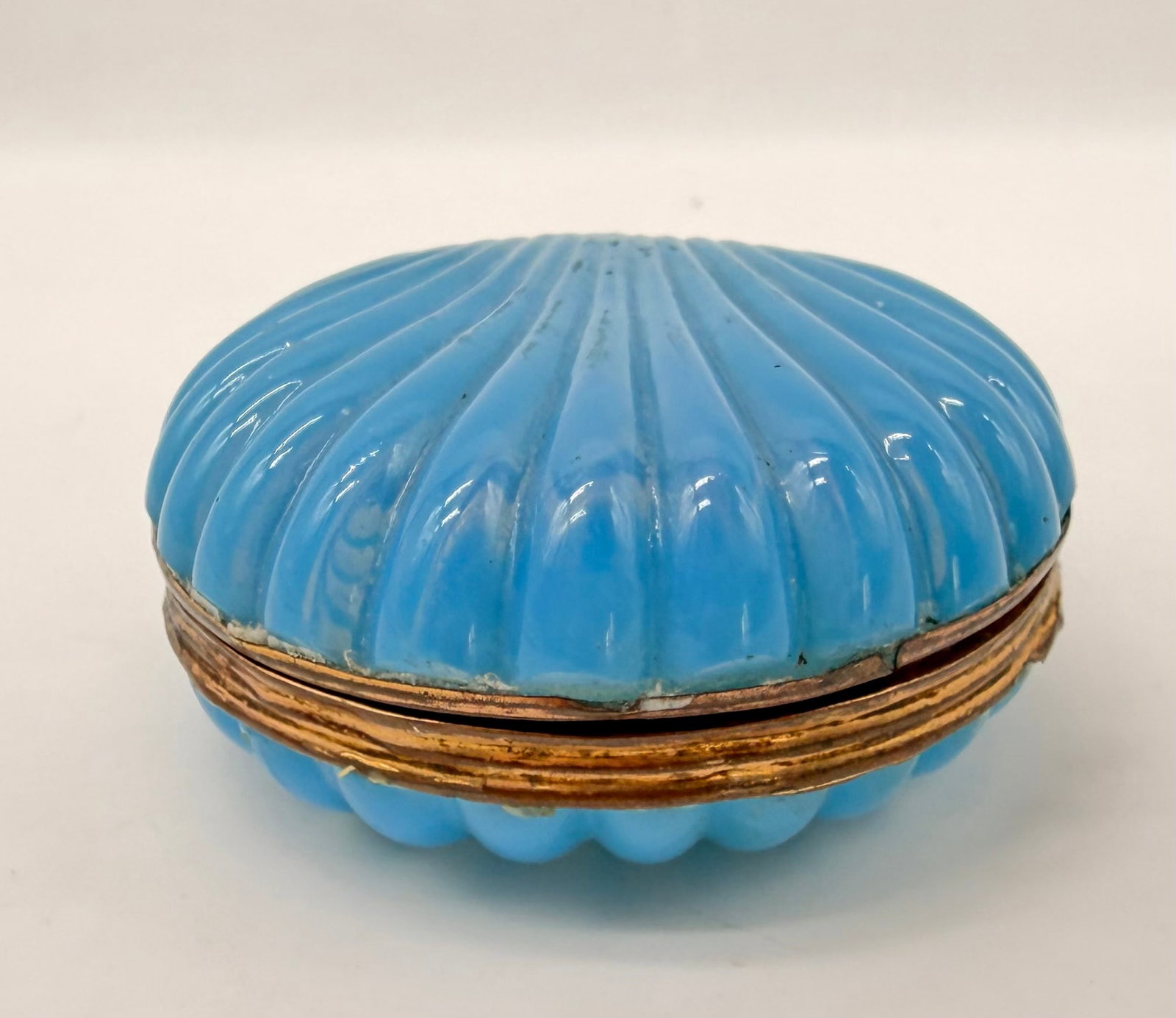 Antique French Opaline “Bulle de savon “ box,Charle X period: Very rare blue opaline bulle de savon bronze mounted box.Measures:5/3cmFree of damage,very good condition.