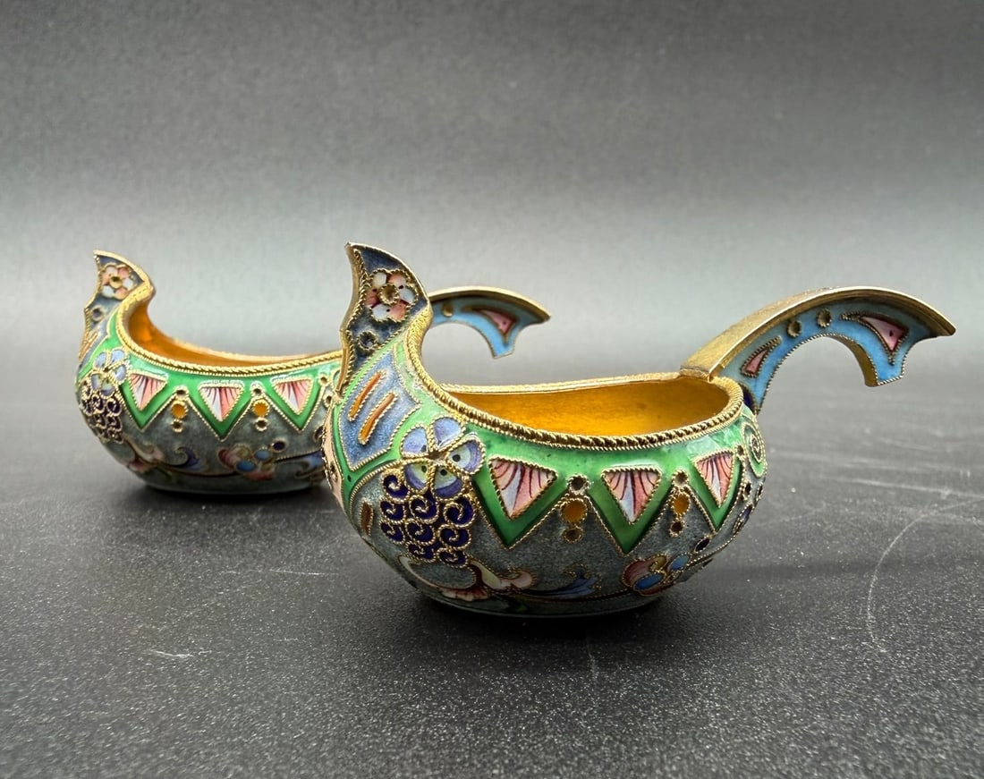 A PAIR OF RUSSIAN PARCEL GILT AND CLOISONNÉ ENAMEL KOVSH,11Artel.,Christie's provenance (1 of 14)