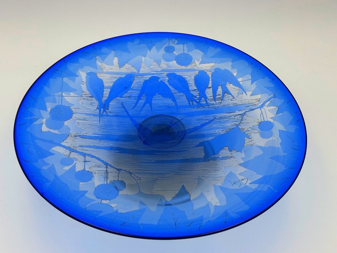 Legras Glass Tazza with Engraved Bird Decor, Very Rare, Signed. Perfect: Legras glass tazza with engraved bird decoration, very rare, signed. Perfect condition.H:10cmW:36cmIncredible details, very rare piece.