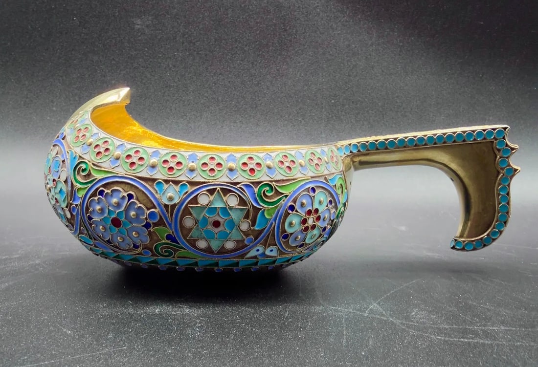 Maison Ovchinnikov, Moscow, A Polychrome Cloisonné-Enamelled Gilt-Silver Kovsh, 1911 (1 of 20)