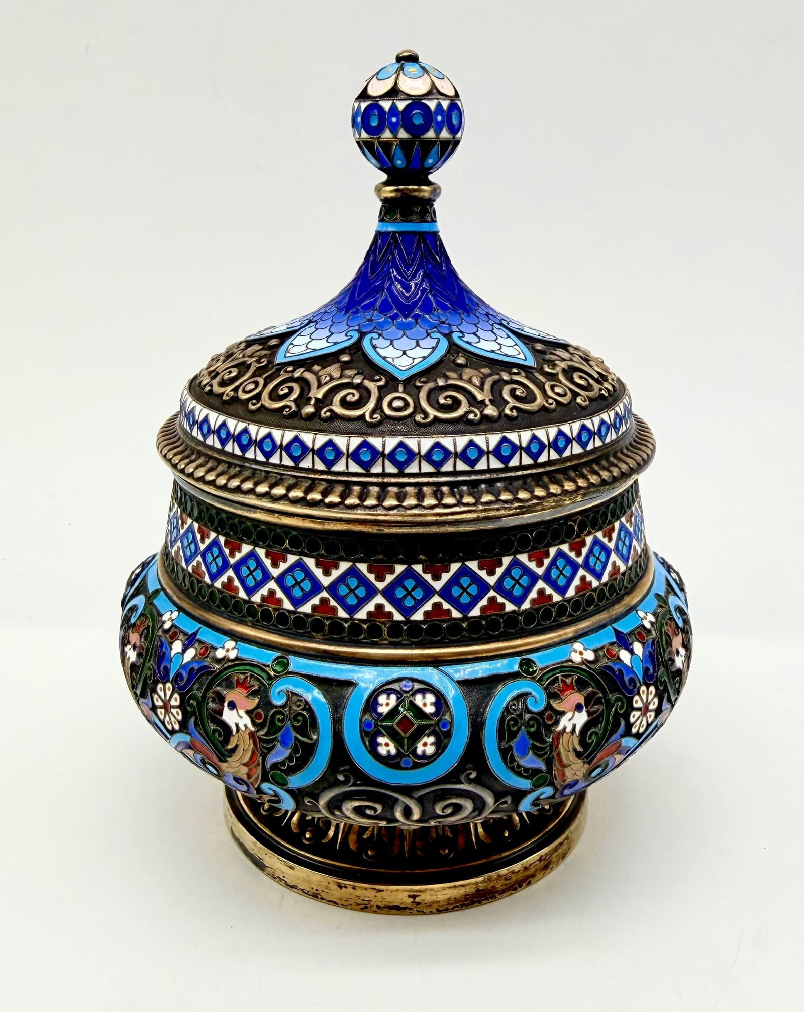 Pavel Ovchinnikov (1830–1888) – An Imperial Russian Silver-Gilt and Cloisonné Enamel Covered (1 of 18)