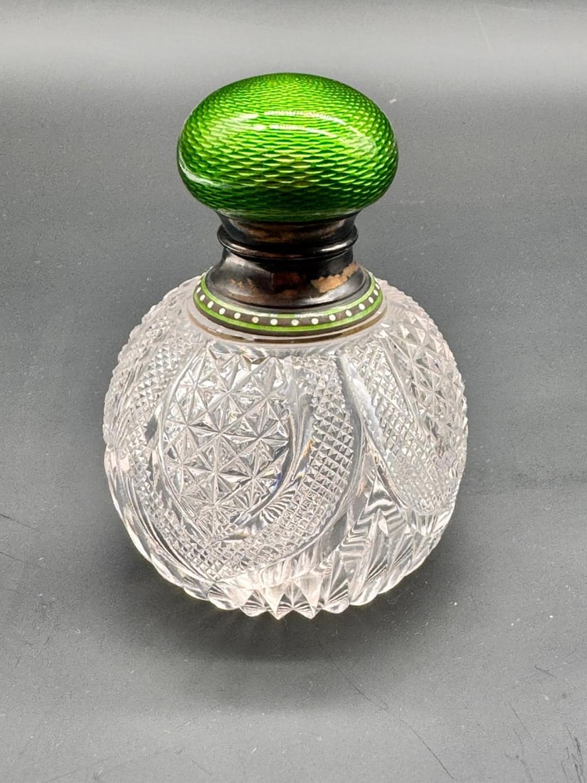 FRENCH CUT-CRYSTAL AND SILVER GUILLOCHÉ ENAMEL PERFUME BOTTLE,BACCARAT. (1 of 16)