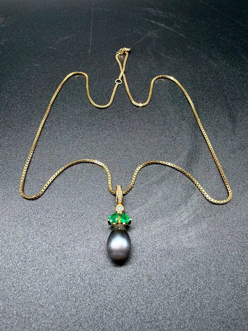 Black Pearl With Emeralds Pendant 18k Gold With Gold Chain (1 of 12)