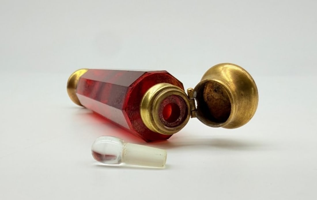 Double Cranberry-tinted Crystal Travelling Scent Bottle, France, 19th Century (1 of 12)
